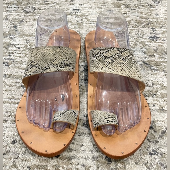 Beek Finch All-Leather Toe Ring Sandals Womens Size 11 Snake Skin Print - Picture 4 of 8